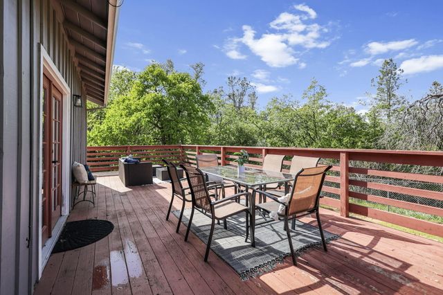 17622 China Gulch Drive, Anderson, CA 96007