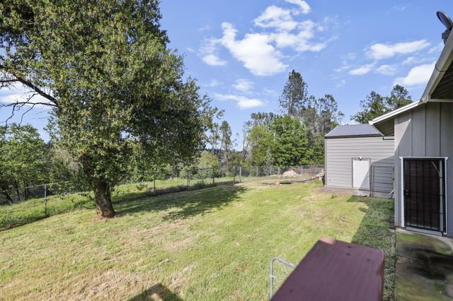 17622 China Gulch Drive, Anderson, CA 96007