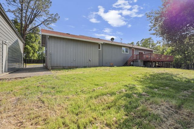 17622 China Gulch Drive, Anderson, CA 96007