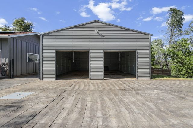 17622 China Gulch Drive, Anderson, CA 96007