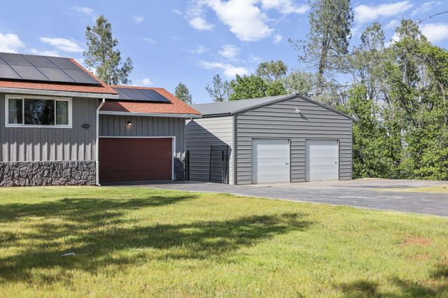 17622 China Gulch Drive, Anderson, CA 96007