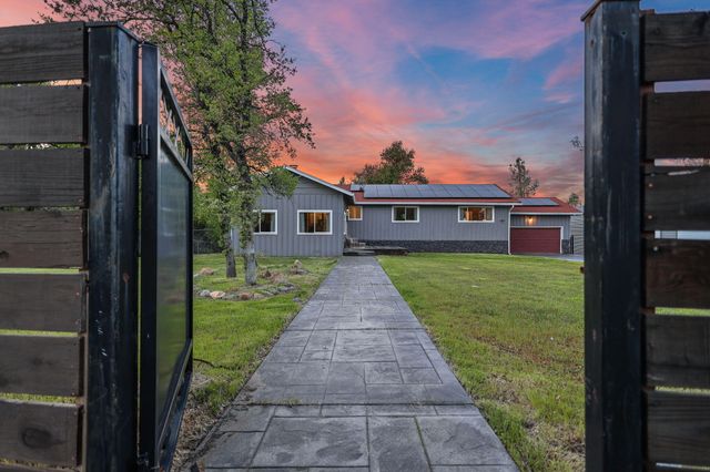 17622 China Gulch Drive, Anderson, CA 96007