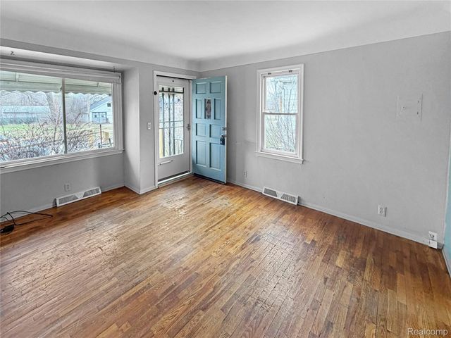 1034 Meida Street, Flint, MI 48532