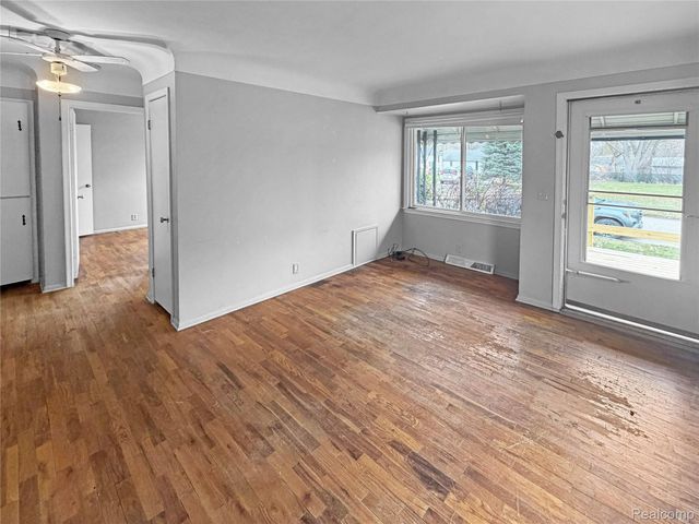 1034 Meida Street, Flint, MI 48532