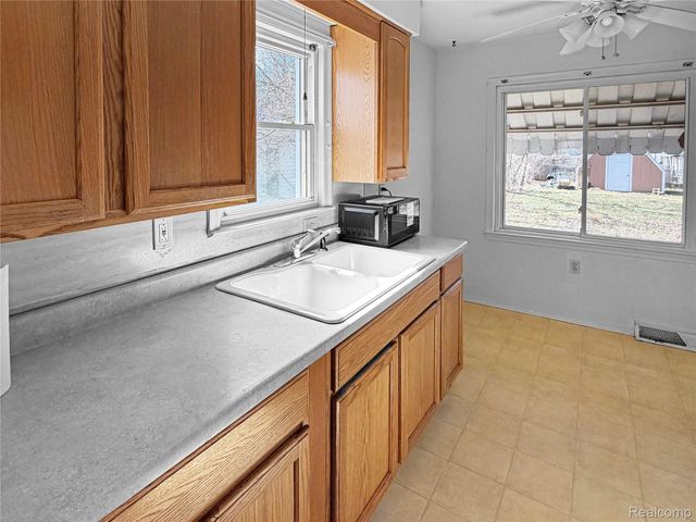 1034 Meida Street, Flint, MI 48532