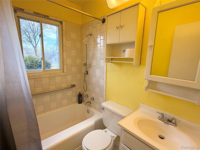 1034 Meida Street, Flint, MI 48532