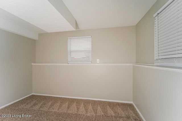 11305 Angelina Rd, Louisville, KY 40229