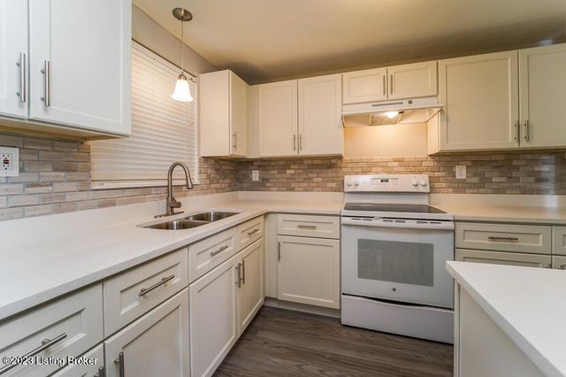 11305 Angelina Rd, Louisville, KY 40229