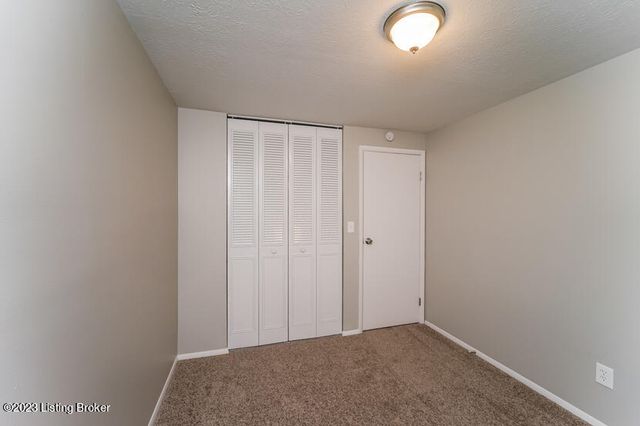 11305 Angelina Rd, Louisville, KY 40229