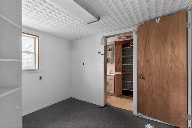 1164 E Kyle Road, Clute, TX 77531