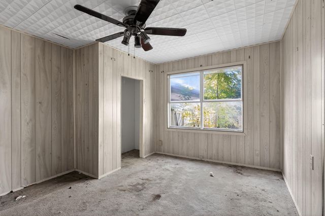 1164 E Kyle Road, Clute, TX 77531