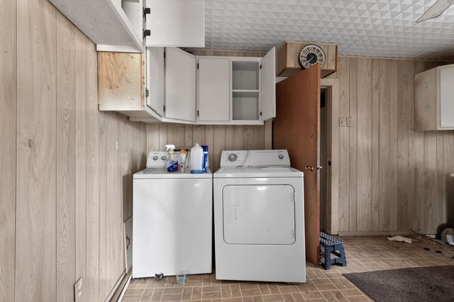 1164 E Kyle Road, Clute, TX 77531