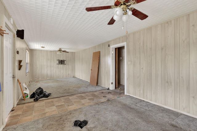 1164 E Kyle Road, Clute, TX 77531