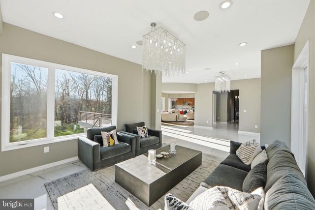 2368 HUNTER MILL RD, Vienna, VA 22181