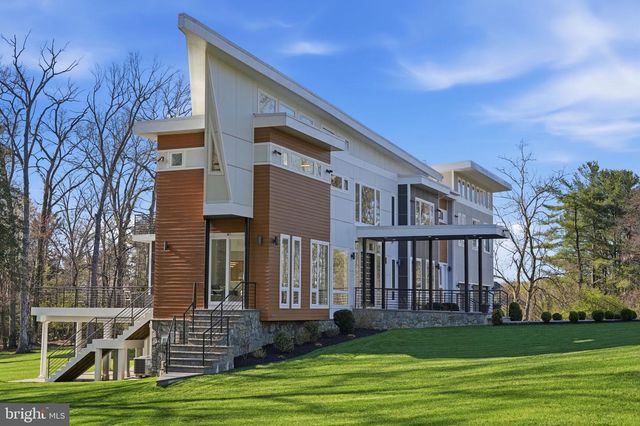 2368 HUNTER MILL RD, Vienna, VA 22181