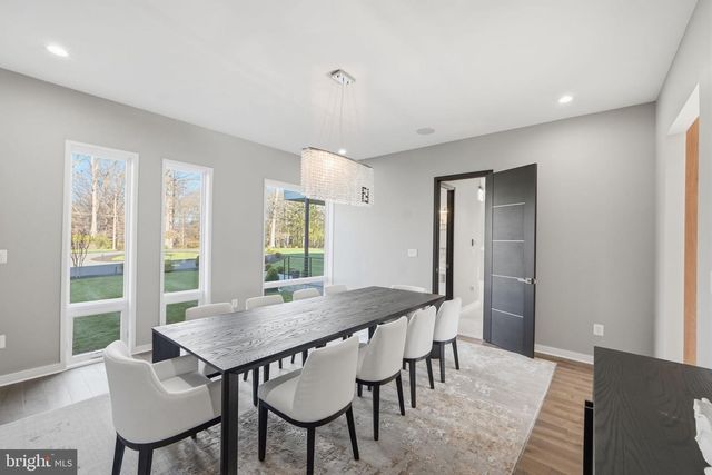 2368 HUNTER MILL RD, Vienna, VA 22181