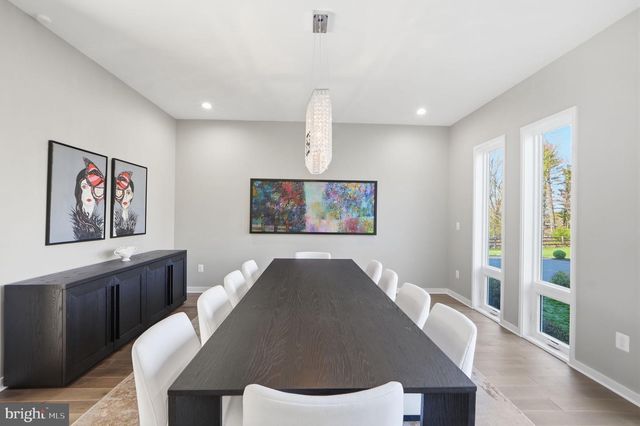 2368 HUNTER MILL RD, Vienna, VA 22181