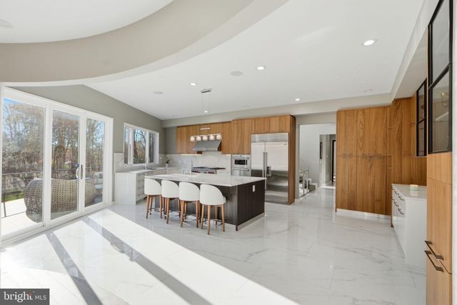 2368 HUNTER MILL RD, Vienna, VA 22181