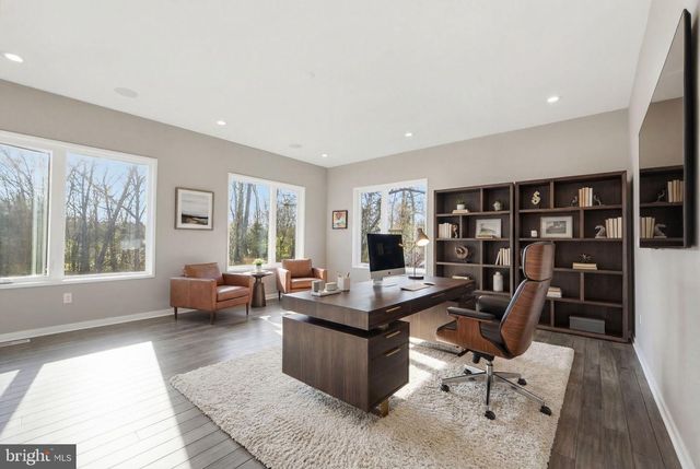 2368 HUNTER MILL RD, Vienna, VA 22181