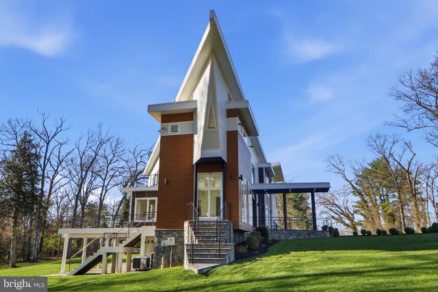 2368 HUNTER MILL RD, Vienna, VA 22181