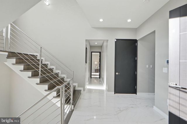 2368 HUNTER MILL RD, Vienna, VA 22181