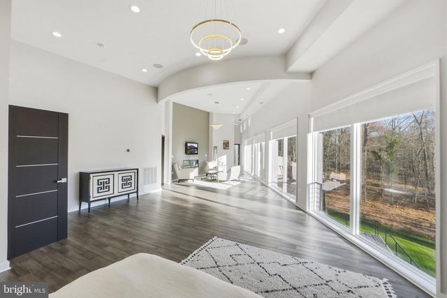 2368 HUNTER MILL RD, Vienna, VA 22181