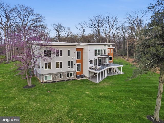 2368 HUNTER MILL RD, Vienna, VA 22181