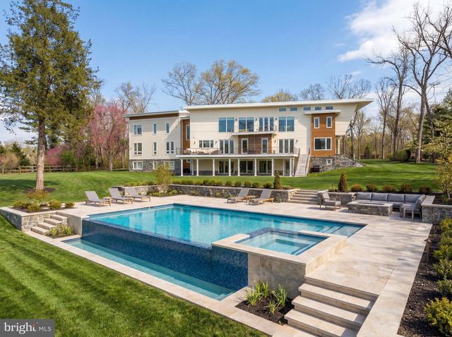 2368 HUNTER MILL RD, Vienna, VA 22181