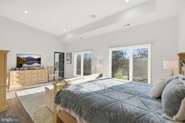 2368 HUNTER MILL RD, Vienna, VA 22181