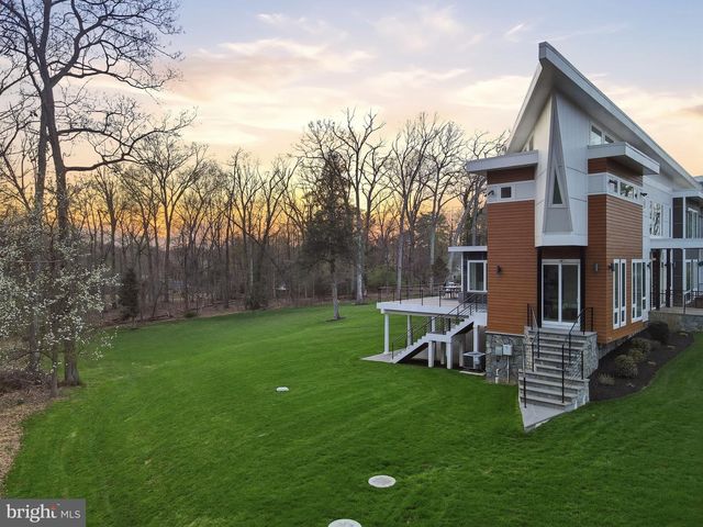 2368 HUNTER MILL RD, Vienna, VA 22181