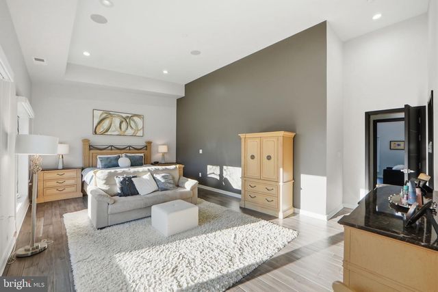 2368 HUNTER MILL RD, Vienna, VA 22181
