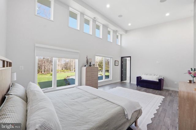 2368 HUNTER MILL RD, Vienna, VA 22181