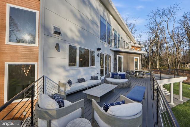2368 HUNTER MILL RD, Vienna, VA 22181