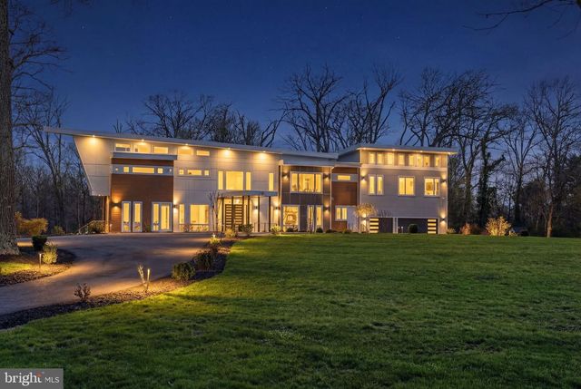 2368 HUNTER MILL RD, Vienna, VA 22181