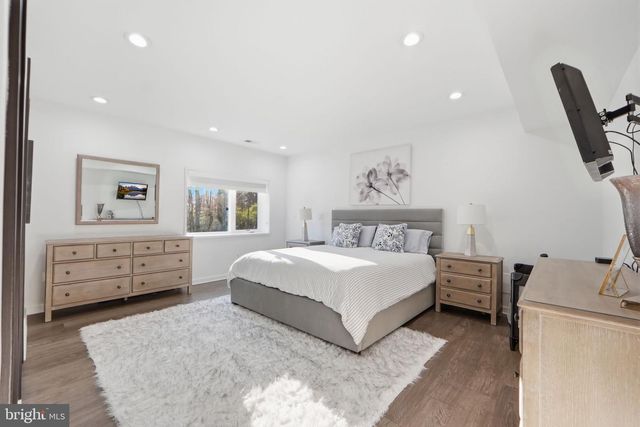 2368 HUNTER MILL RD, Vienna, VA 22181