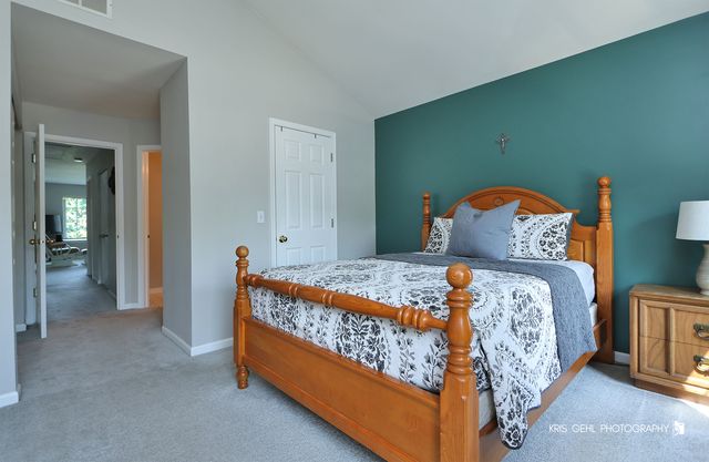 606 Howard Avenue, East Dundee, IL 60118