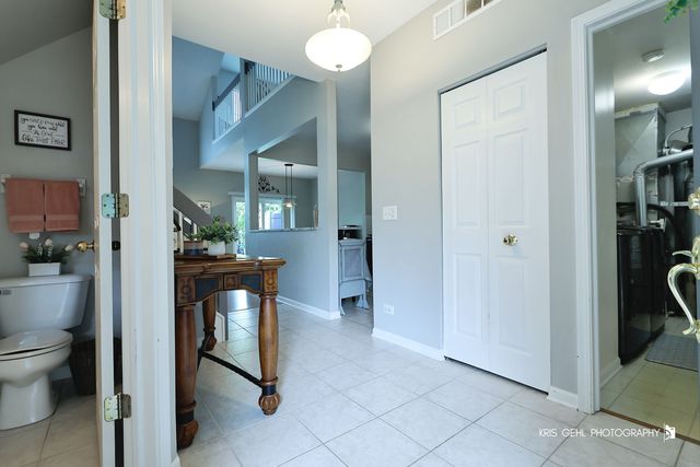 606 Howard Avenue, East Dundee, IL 60118