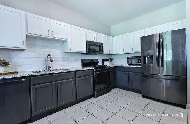 606 Howard Avenue, East Dundee, IL 60118