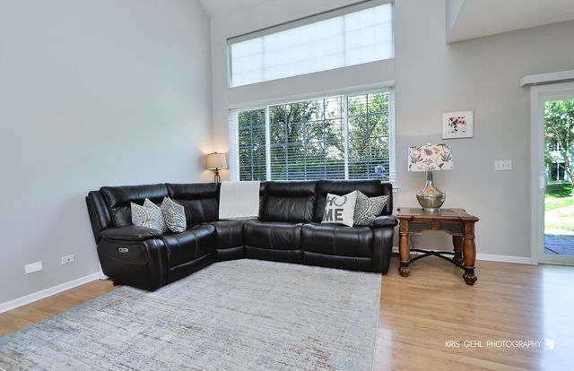 606 Howard Avenue, East Dundee, IL 60118