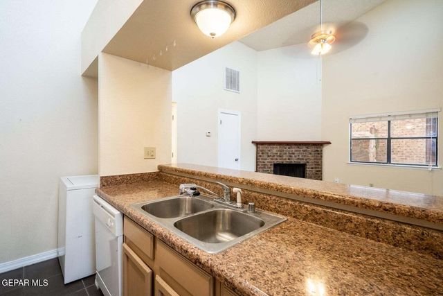 1555 Common Drive A, El Paso, TX 79936