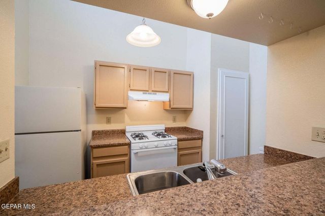 1555 Common Drive A, El Paso, TX 79936