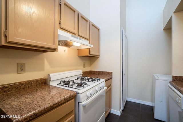 1555 Common Drive A, El Paso, TX 79936