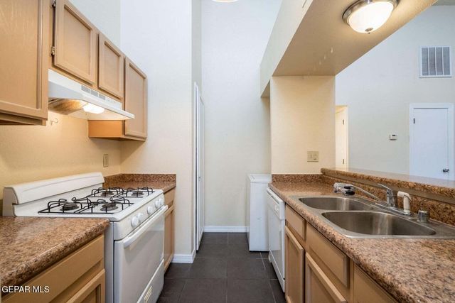 1555 Common Drive A, El Paso, TX 79936