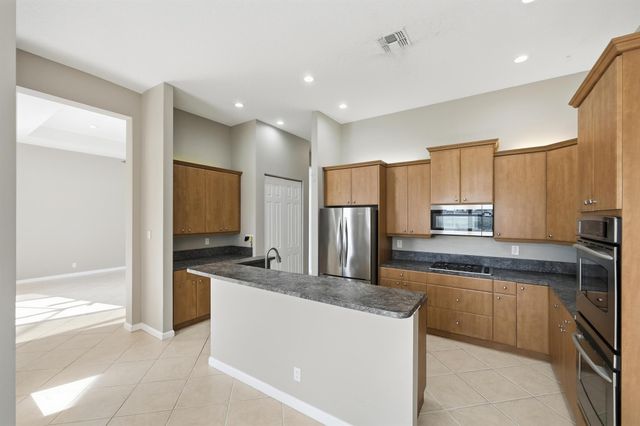 125 NW Madison Court, Port St Lucie, FL 34986