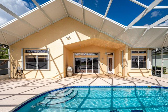 125 NW Madison Court, Port St Lucie, FL 34986