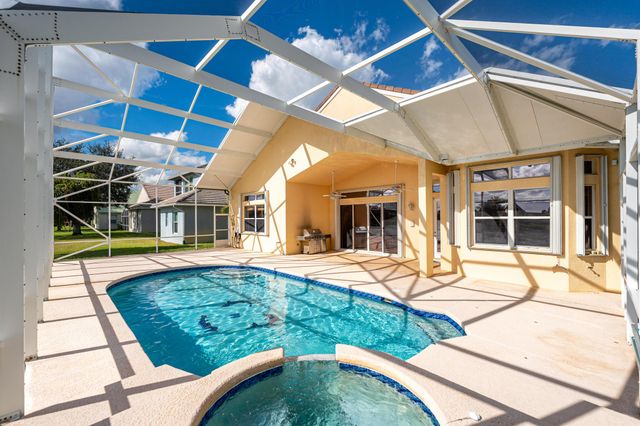 125 NW Madison Court, Port St Lucie, FL 34986