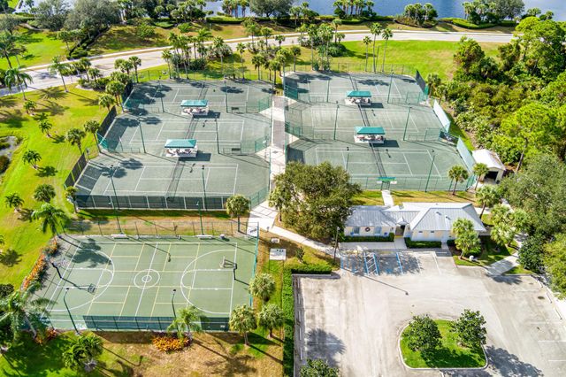 125 NW Madison Court, Port St Lucie, FL 34986