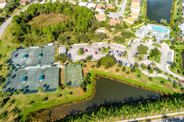 125 NW Madison Court, Port St Lucie, FL 34986