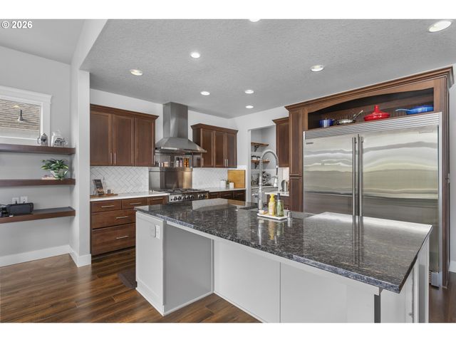 956 N NOBLE Loop, Ridgefield, WA 98642