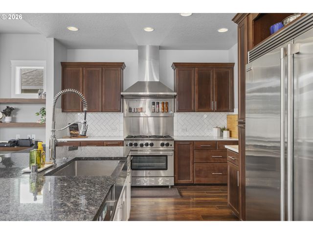 956 N NOBLE Loop, Ridgefield, WA 98642